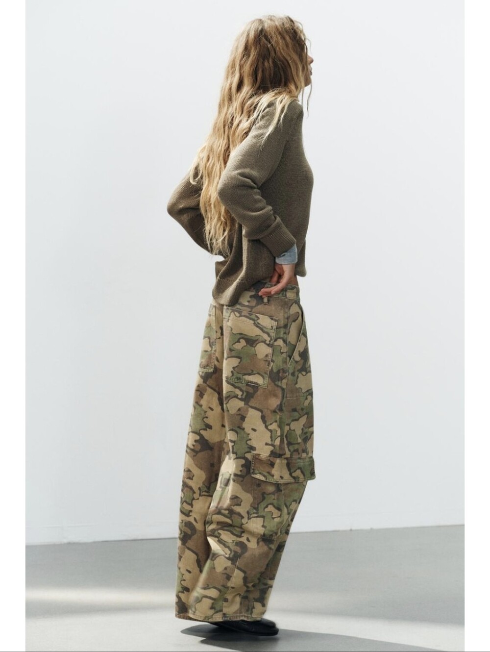 ZARA PRINTED OVERSIZE CARGO PANTS - Picture 8 of 9
